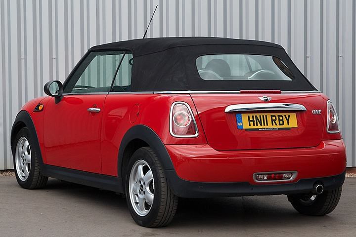 MINI Convertible Listing Image