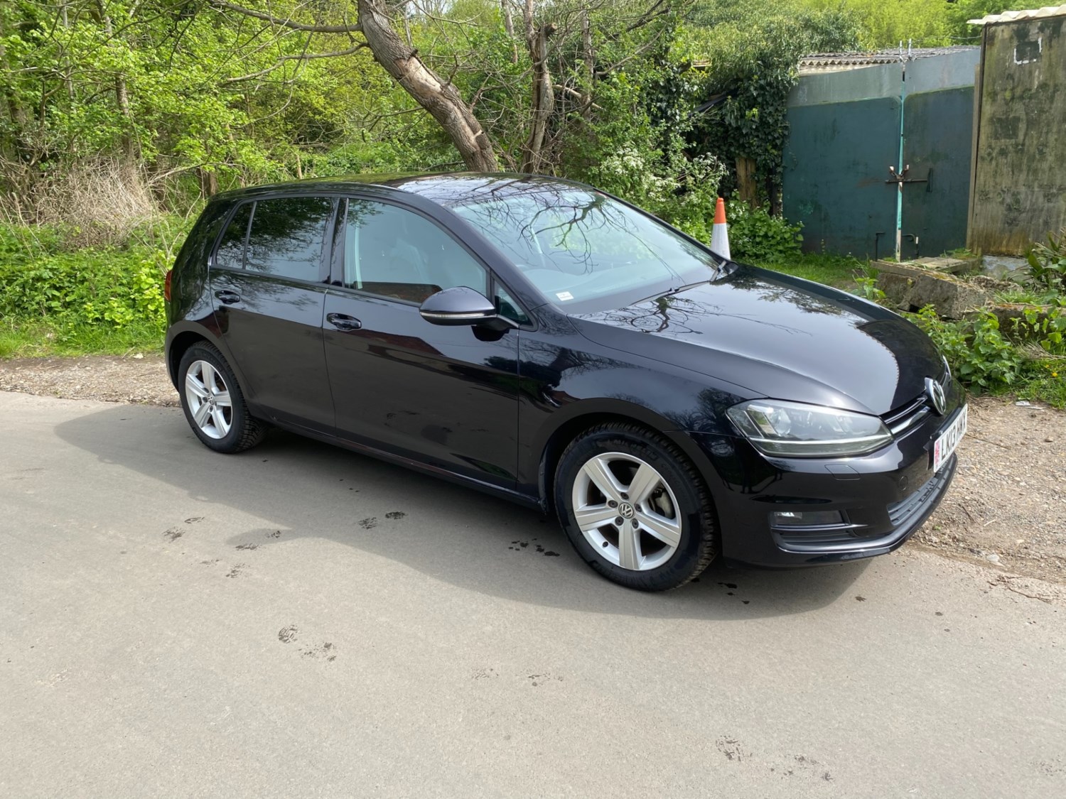 Volkswagen Golf Listing Image