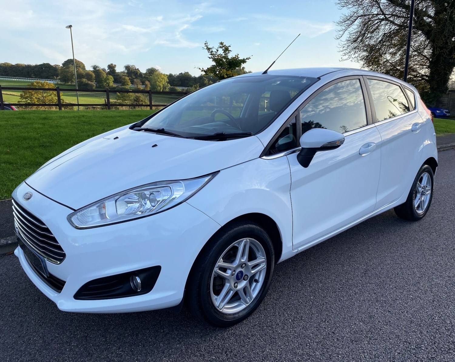 Ford Fiesta Listing Image