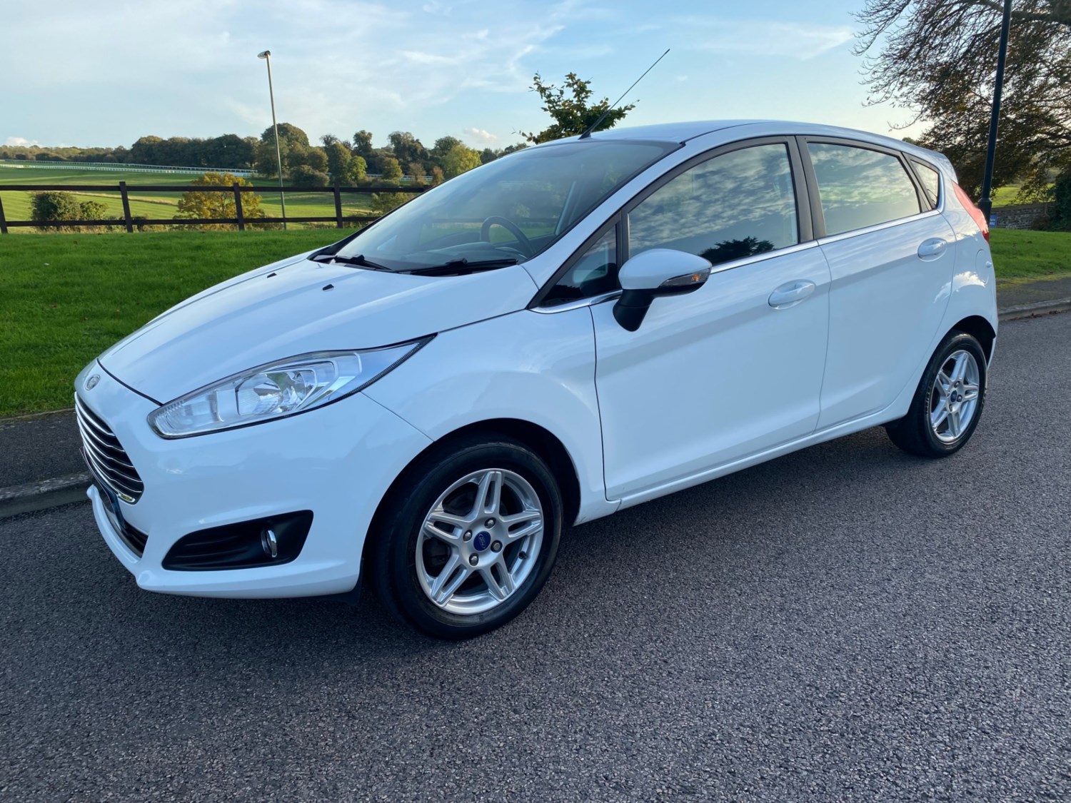 Ford Fiesta Listing Image