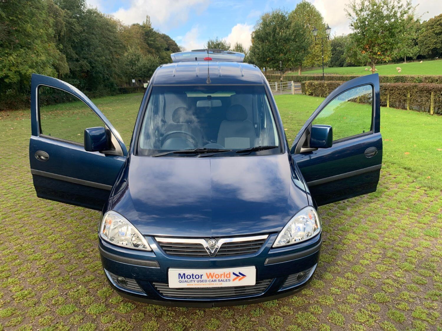 Vauxhall Combo Listing Image