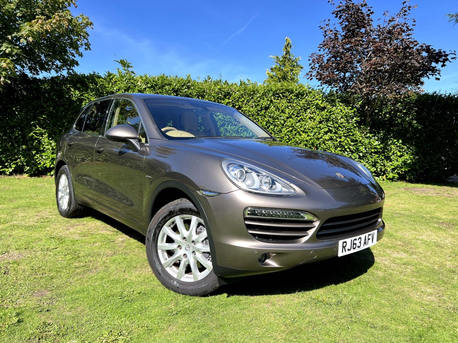 Porsche Cayenne Listing Image