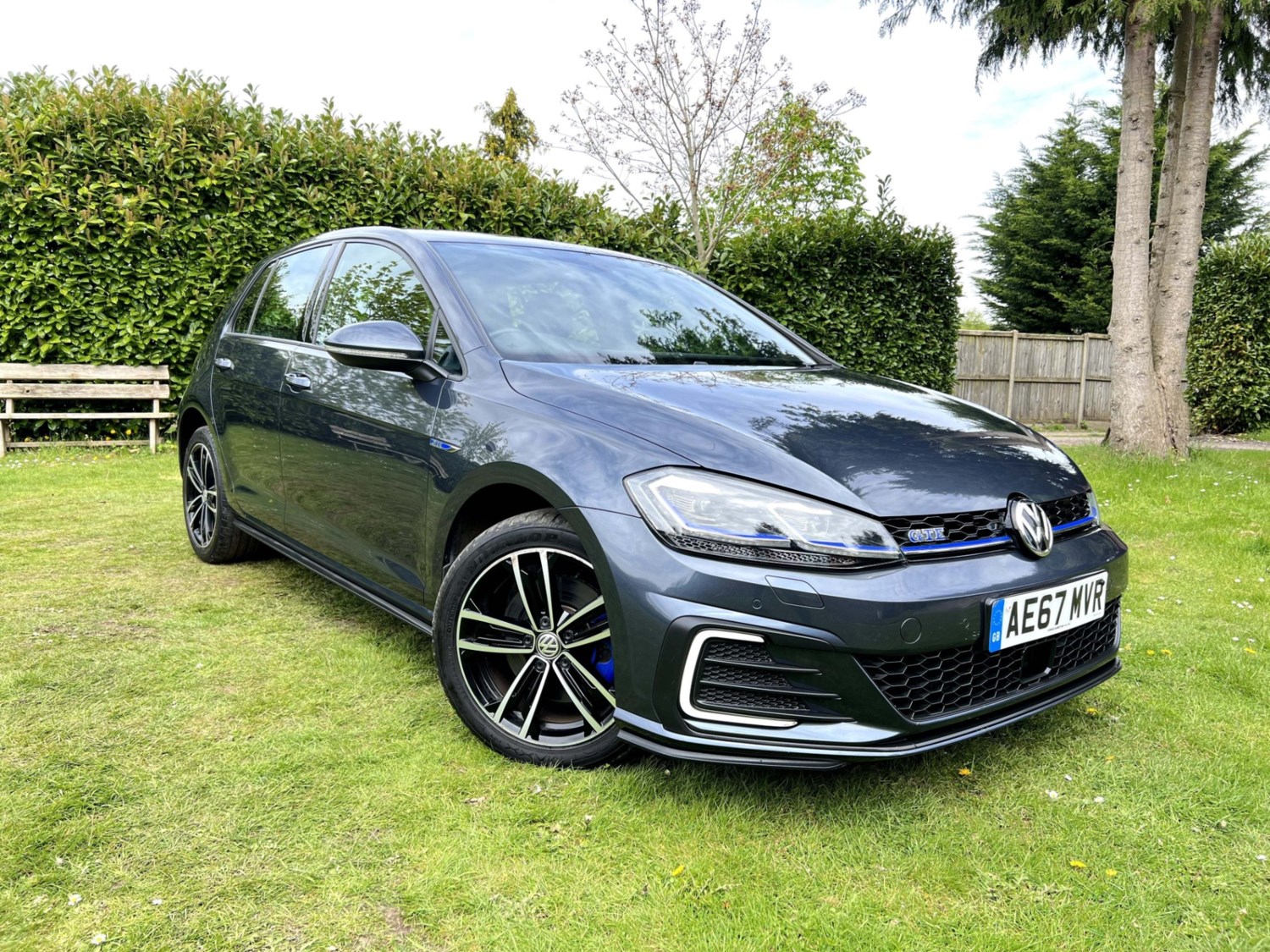 Volkswagen Golf Listing Image