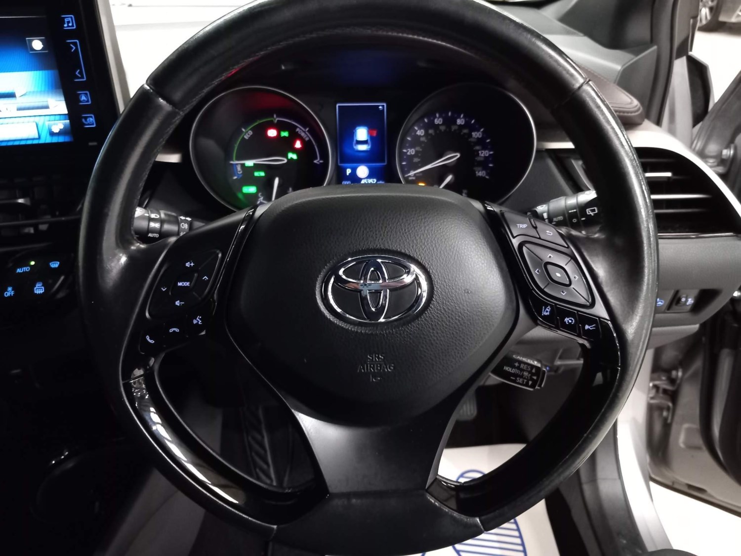 Toyota C-HR Listing Image