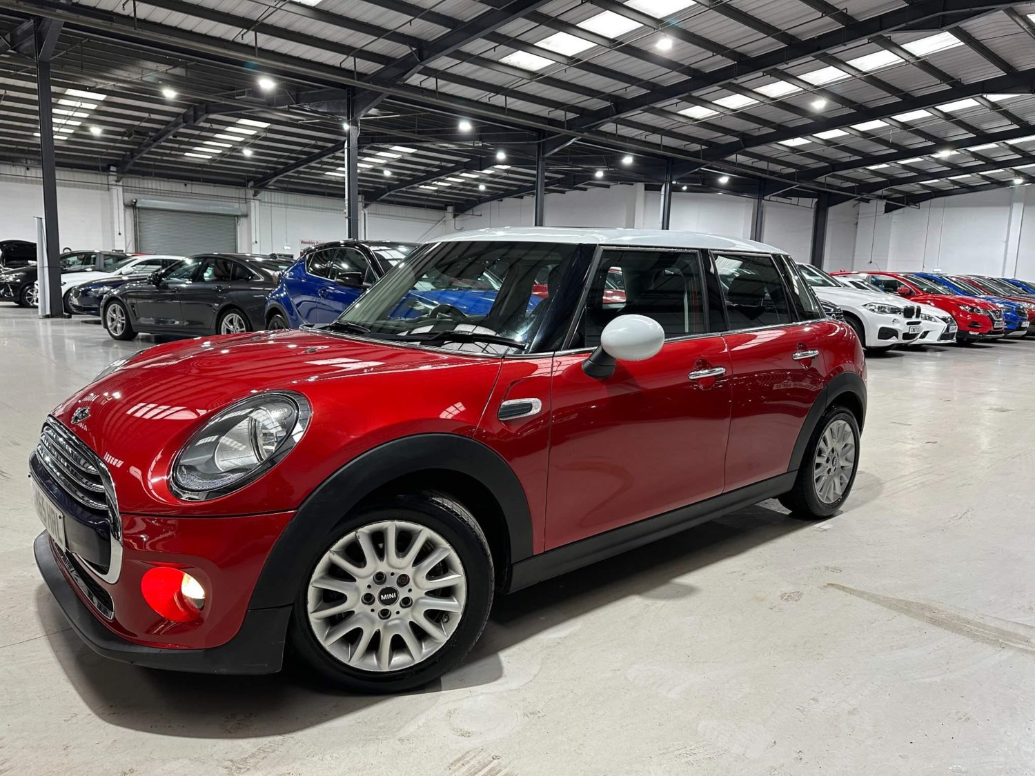 MINI Hatch Listing Image