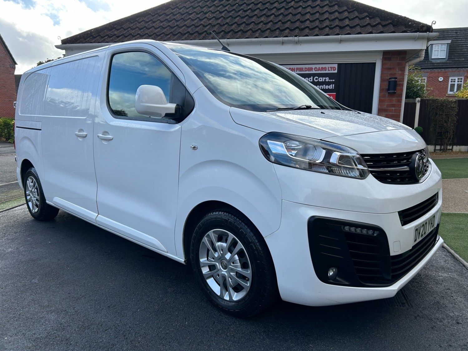 Vauxhall Vivaro Listing Image