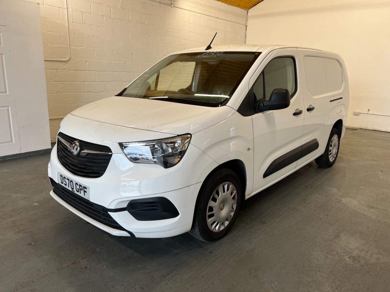 Vauxhall Combo Listing Image