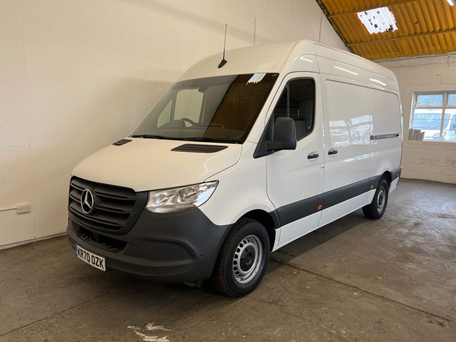 Mercedes-Benz Sprinter Listing Image