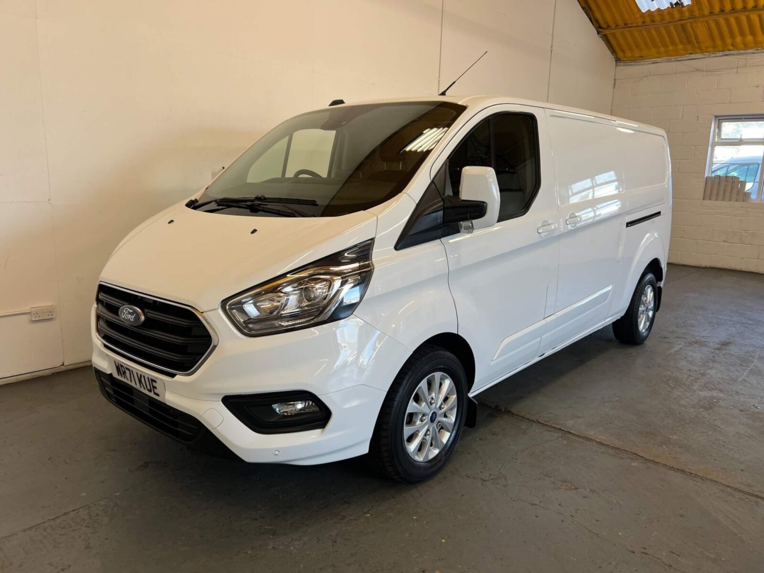 Ford Transit Custom Listing Image