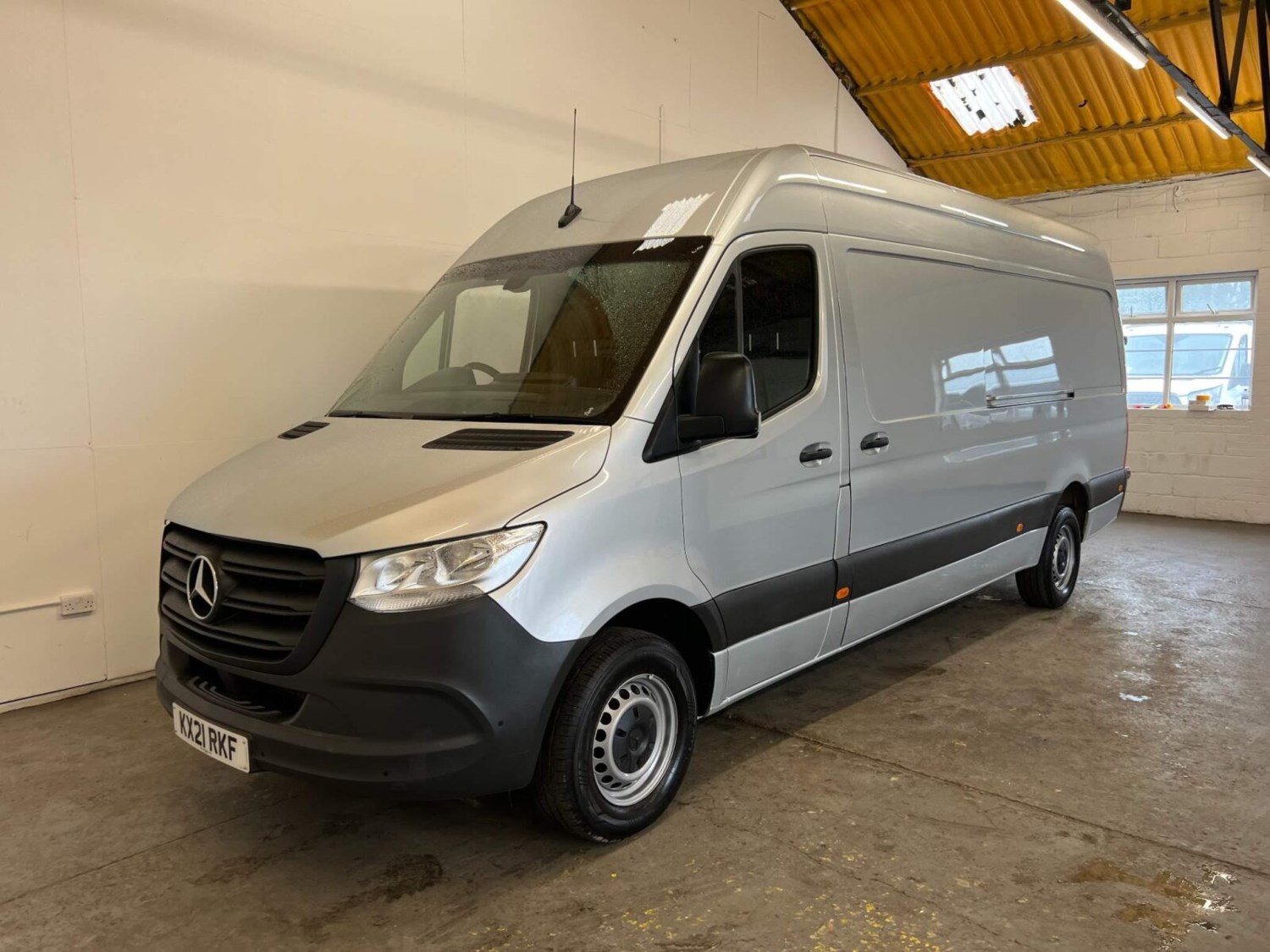 Mercedes-Benz Sprinter Listing Image