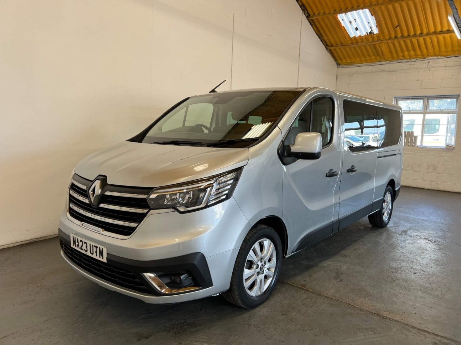 Renault Trafic Listing Image