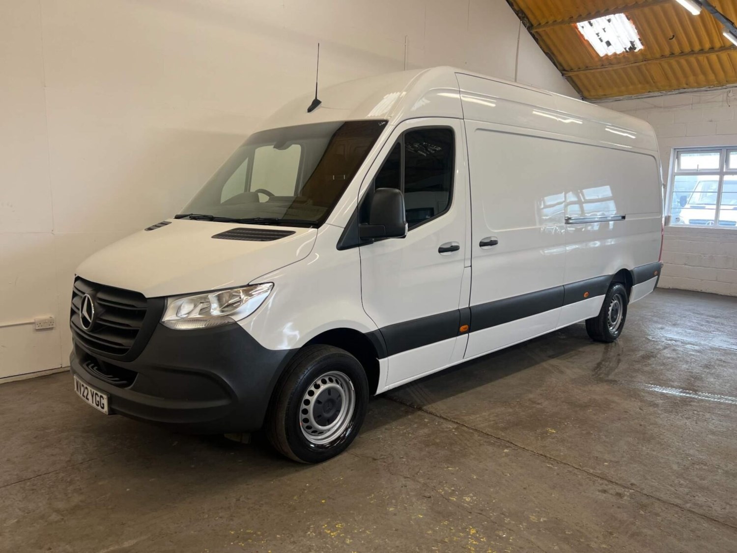 Mercedes-Benz Sprinter Listing Image