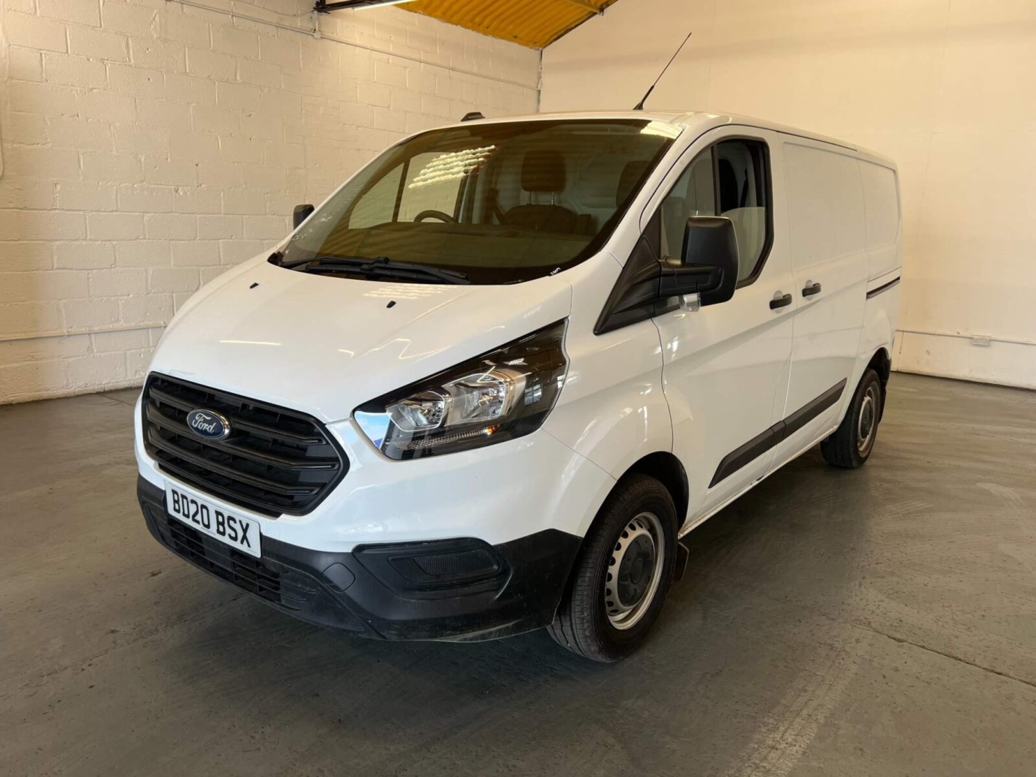 Ford Transit Custom Listing Image