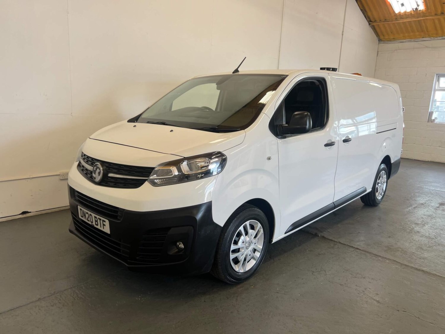 Vauxhall Vivaro Listing Image