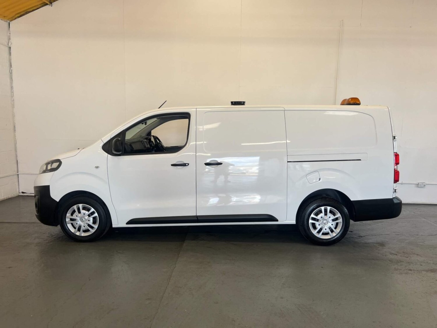 Vauxhall Vivaro Listing Image