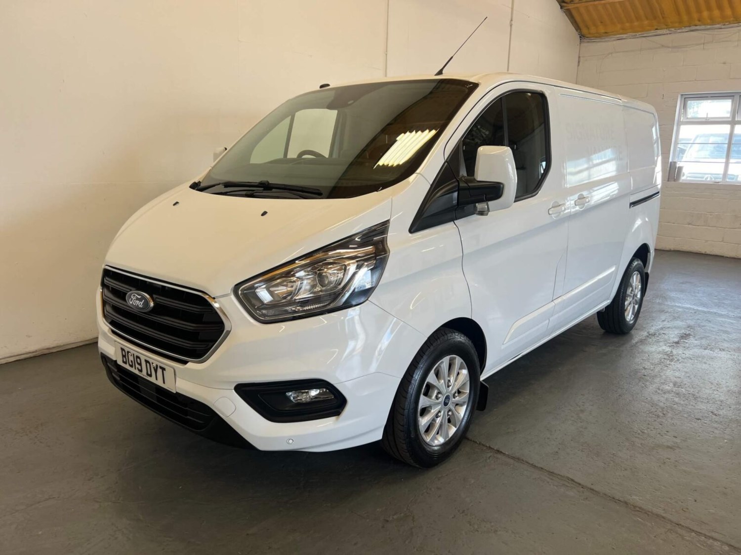 Ford Transit Custom Listing Image