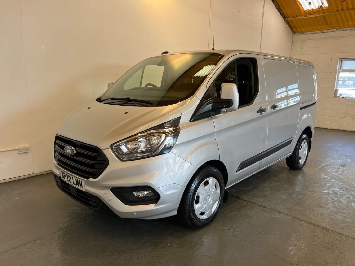 Ford Transit Custom Listing Image