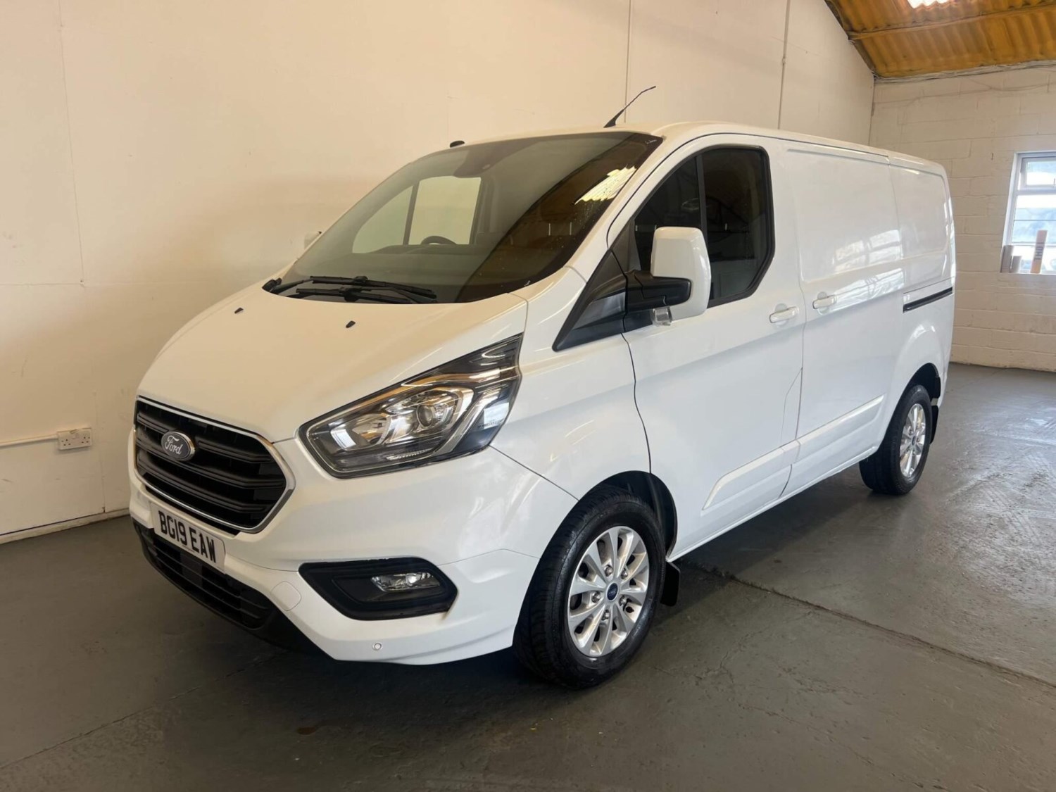 Ford Transit Custom Listing Image