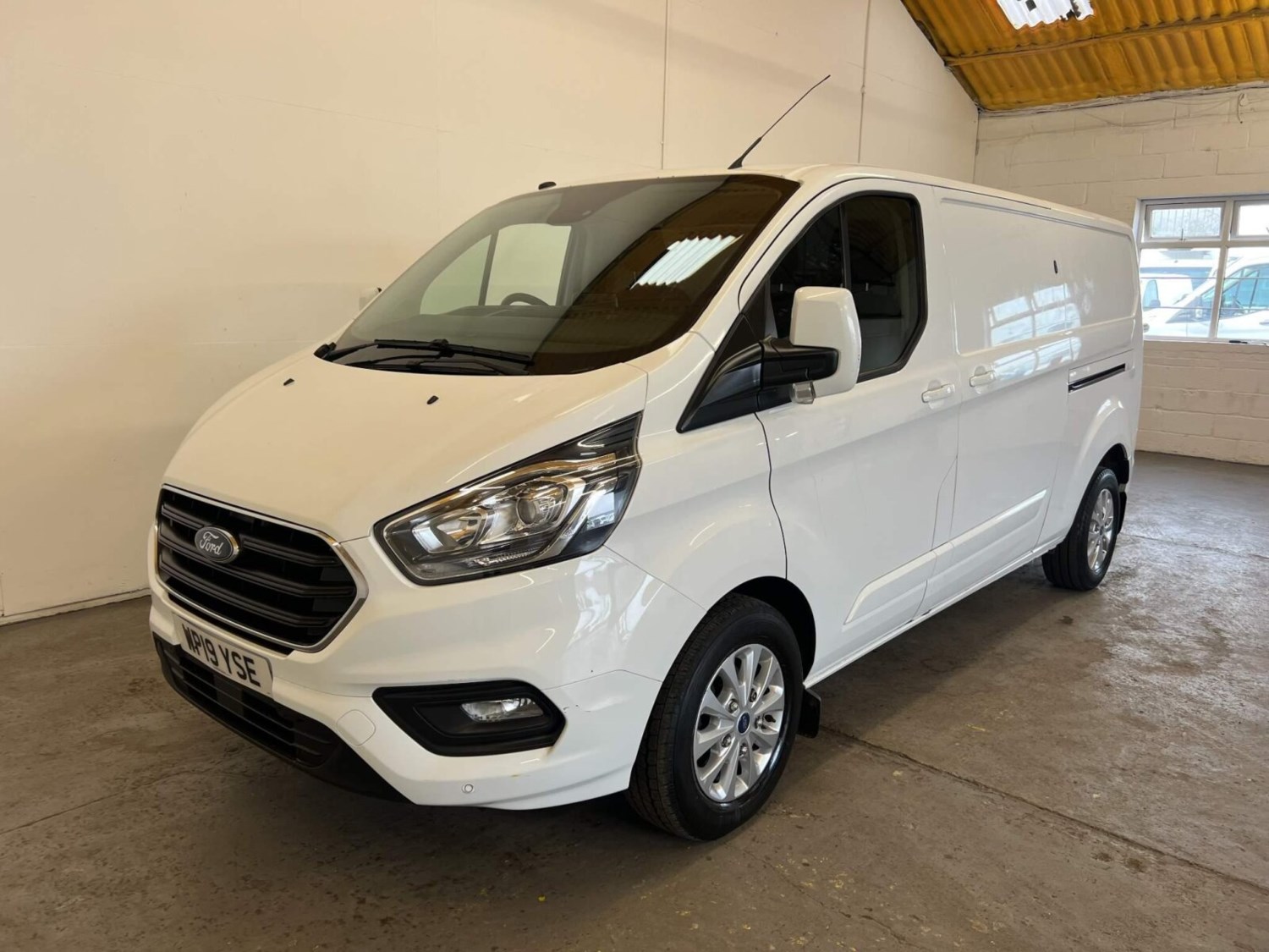 Ford Transit Custom Listing Image