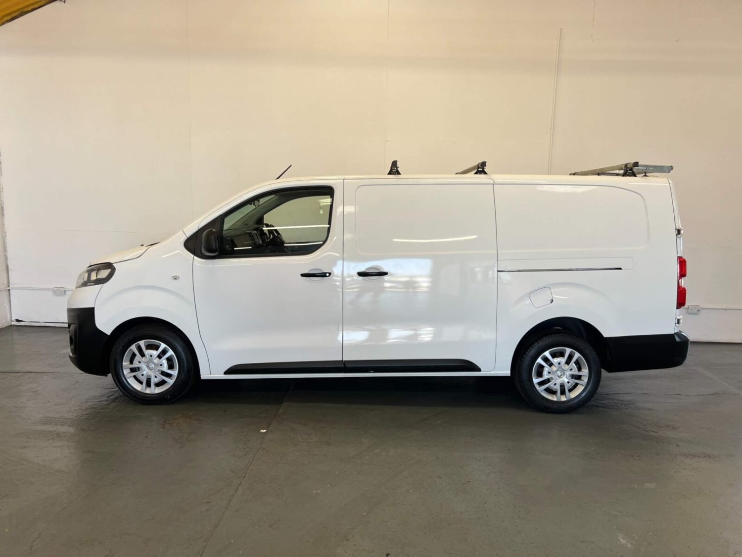 Vauxhall Vivaro Listing Image