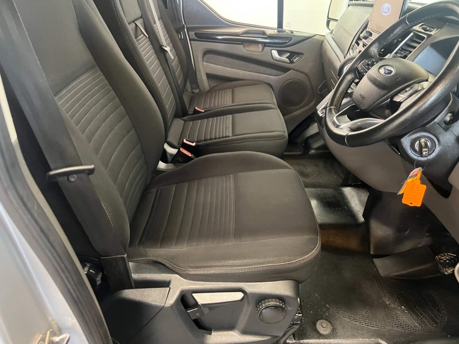 Ford Transit Custom Listing Image