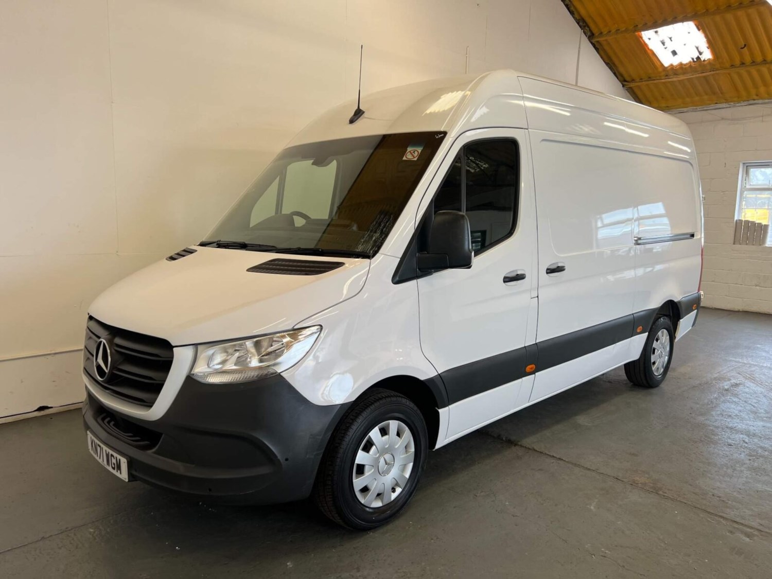 Mercedes-Benz Sprinter Listing Image