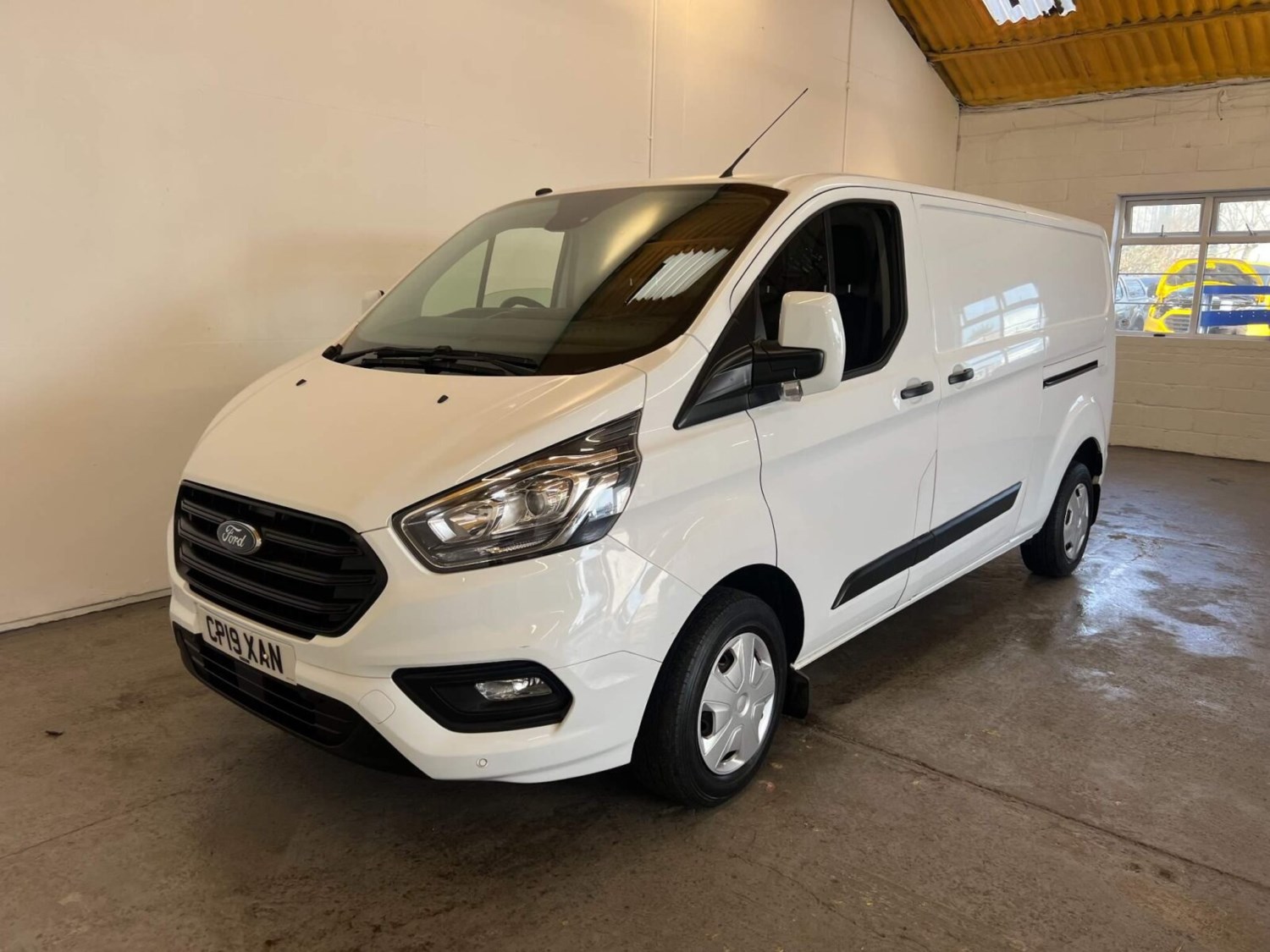 Ford Transit Custom Listing Image