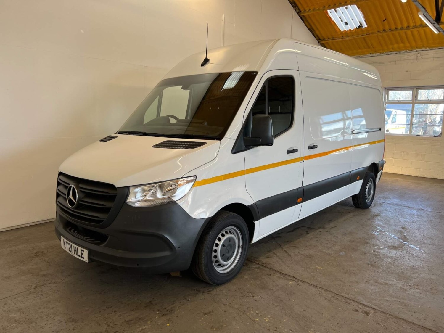 Mercedes-Benz Sprinter Listing Image