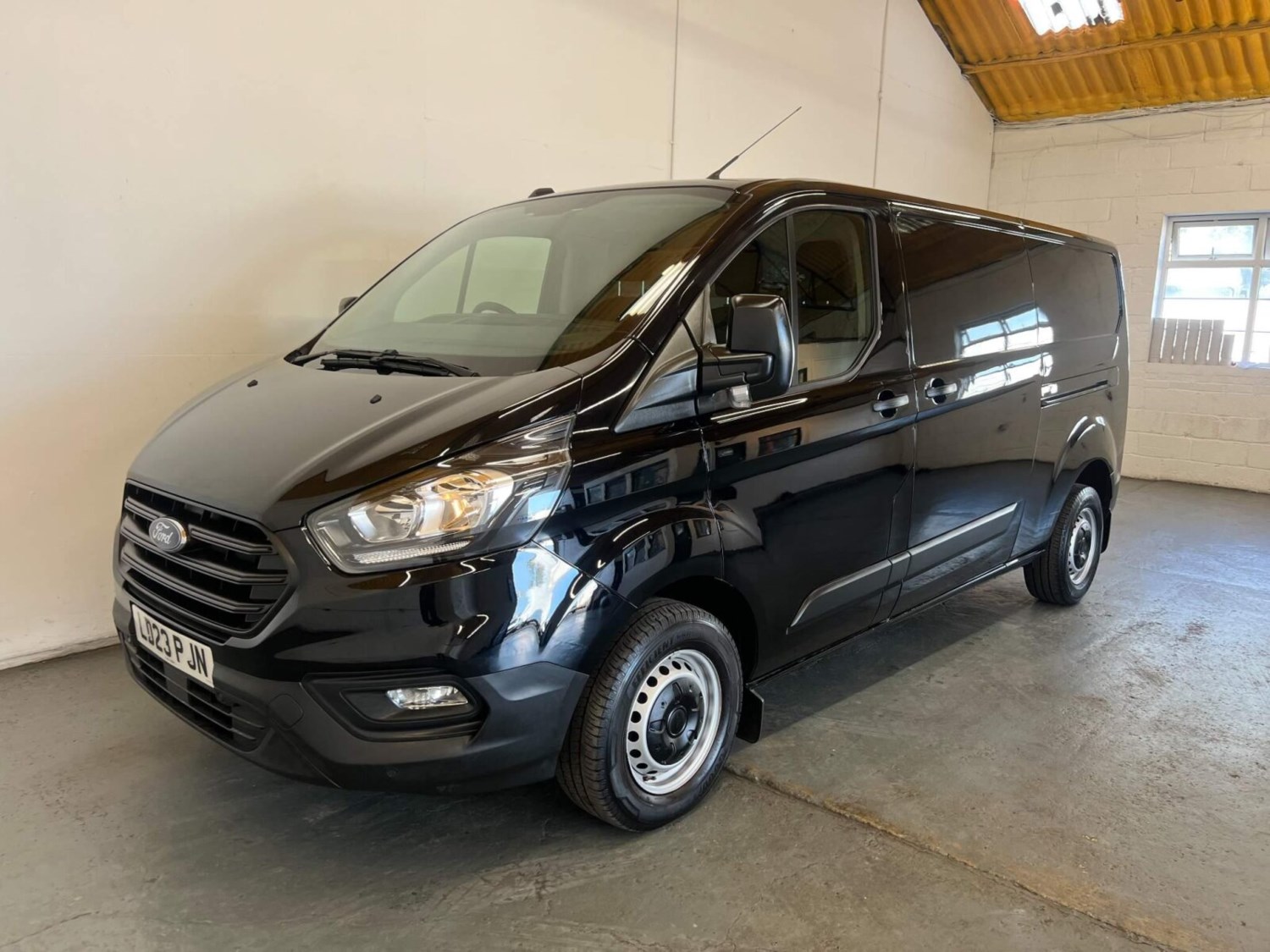 Ford Transit Custom Listing Image