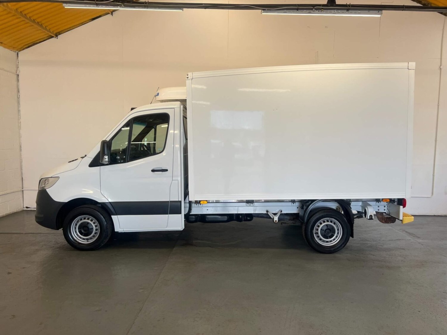 Mercedes-Benz Sprinter Listing Image