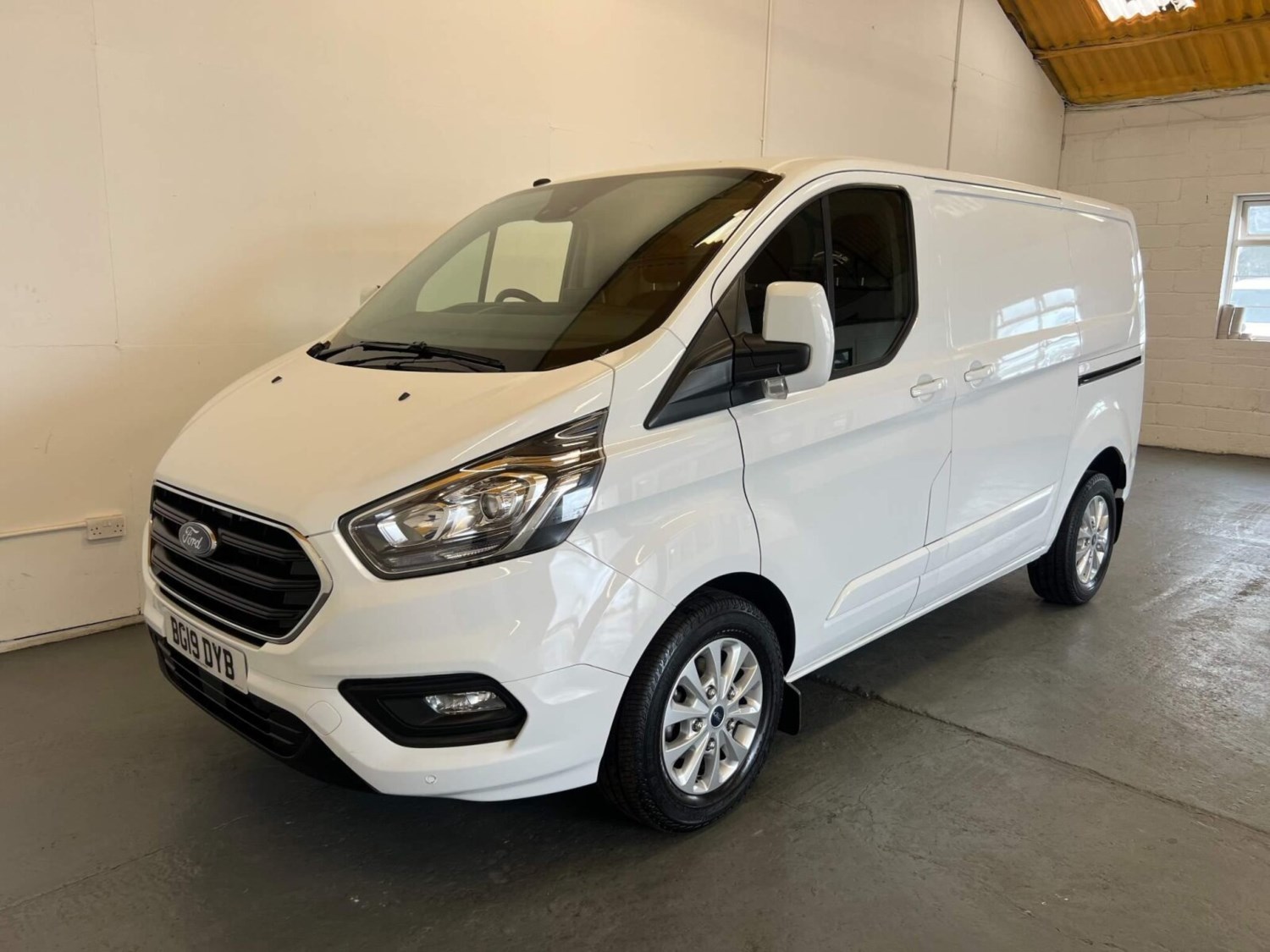 Ford Transit Custom Listing Image