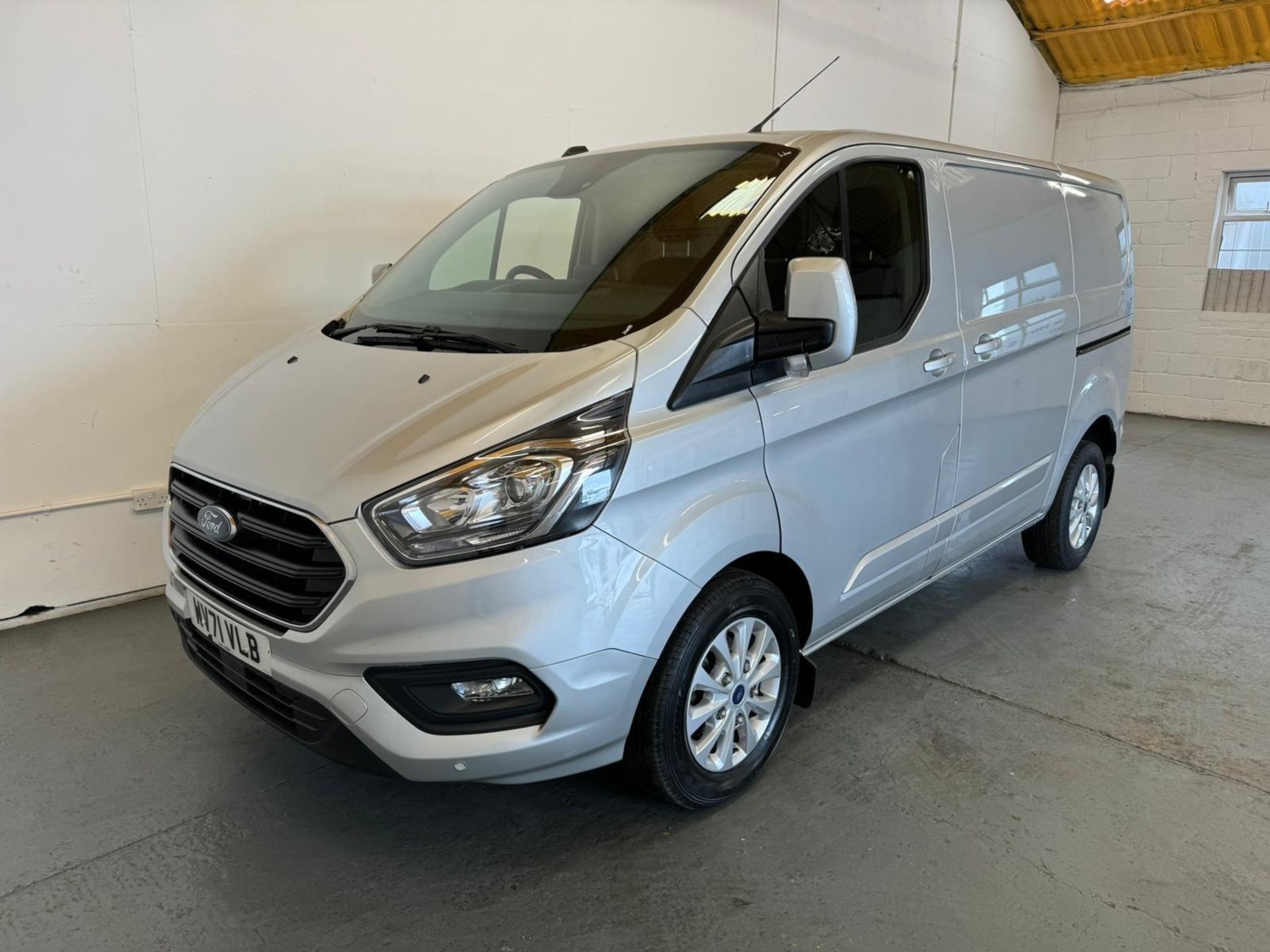 Ford Transit Custom Listing Image