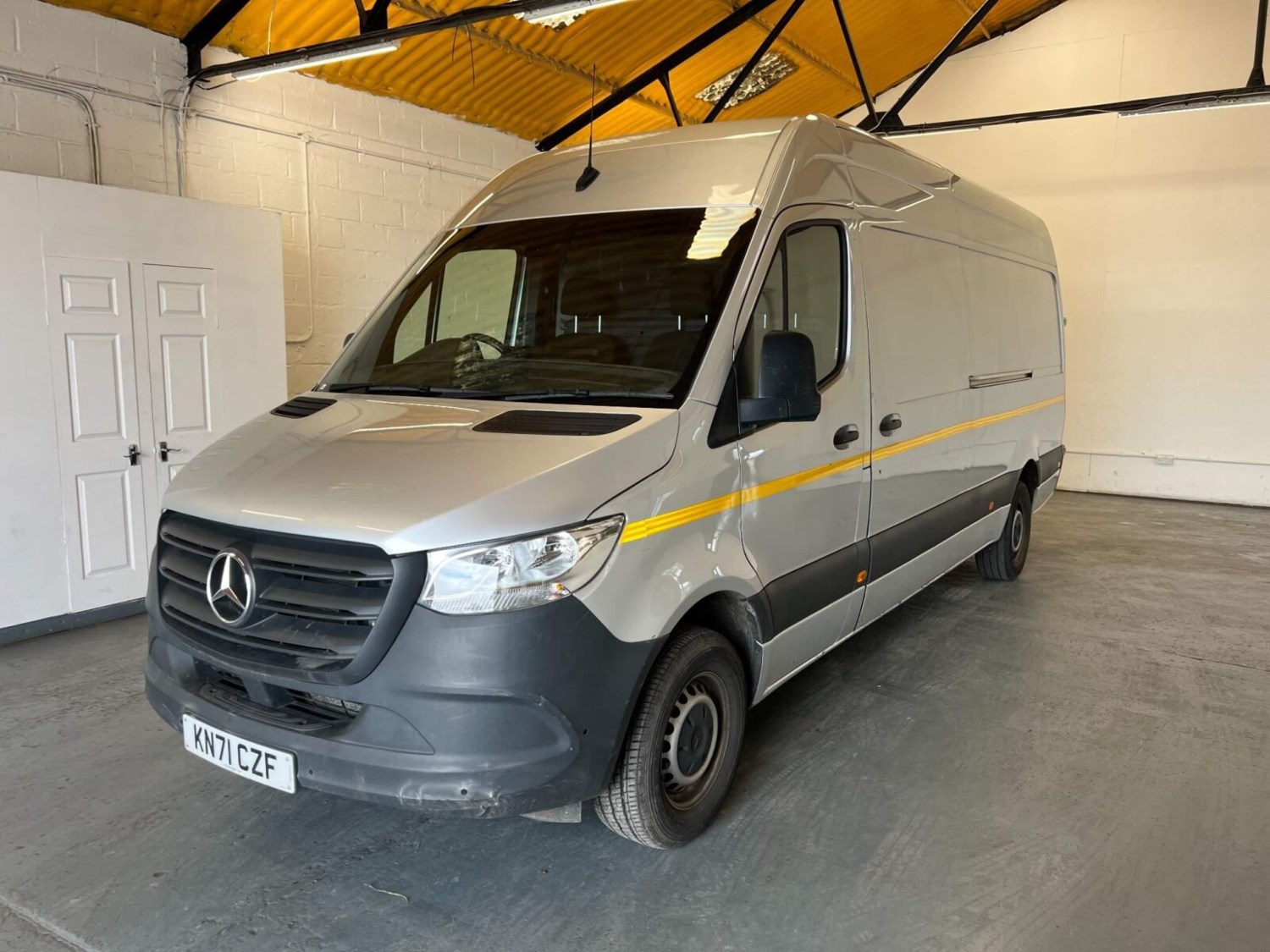 Mercedes-Benz Sprinter Listing Image