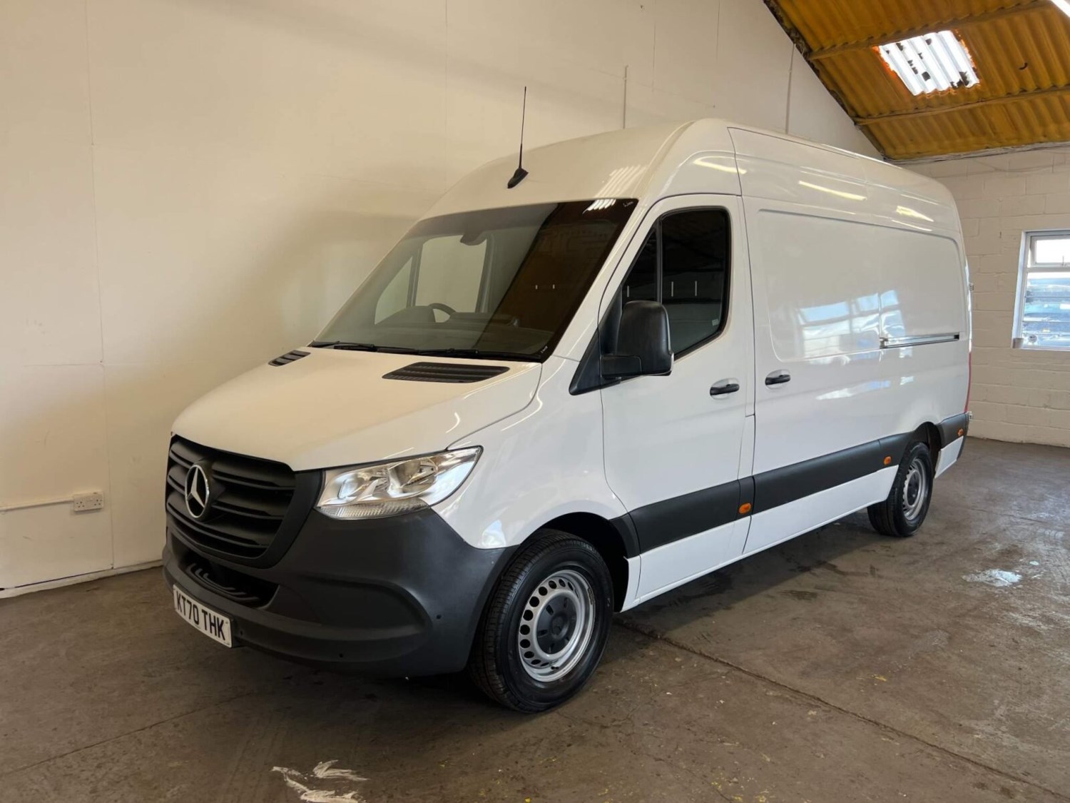 Mercedes-Benz Sprinter Listing Image