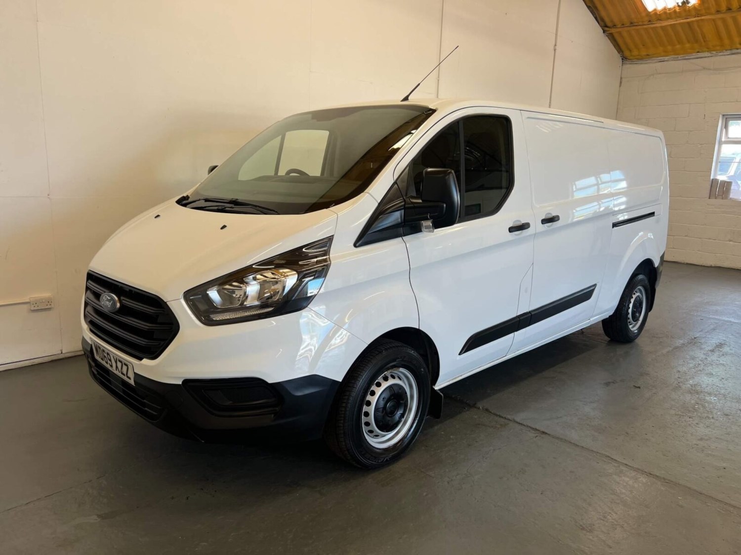 Ford Transit Custom Listing Image