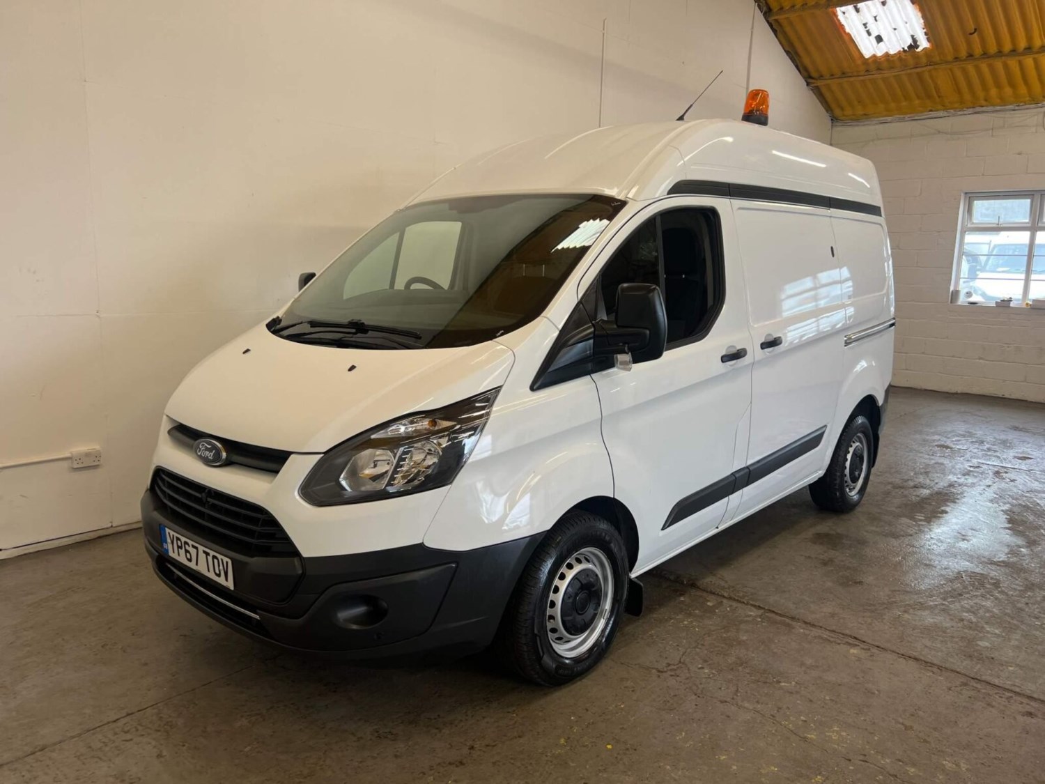 Ford Transit Custom Listing Image