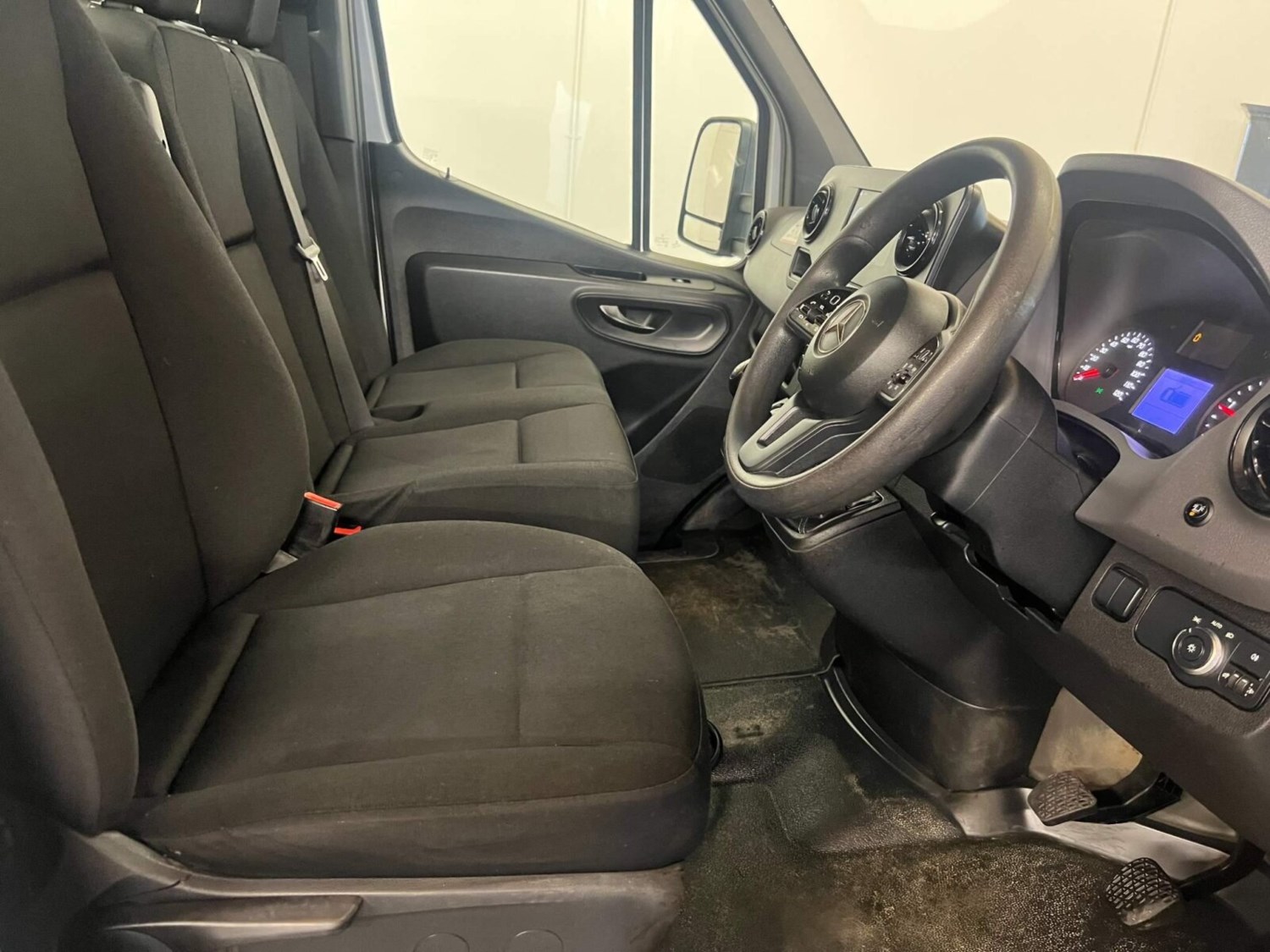 Mercedes-Benz Sprinter Listing Image