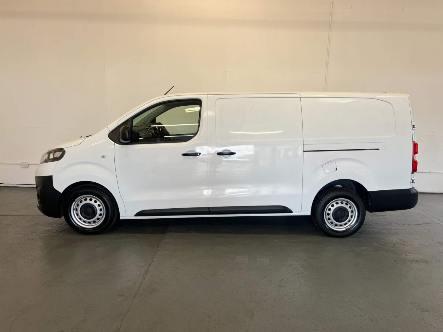 Vauxhall Vivaro Listing Image