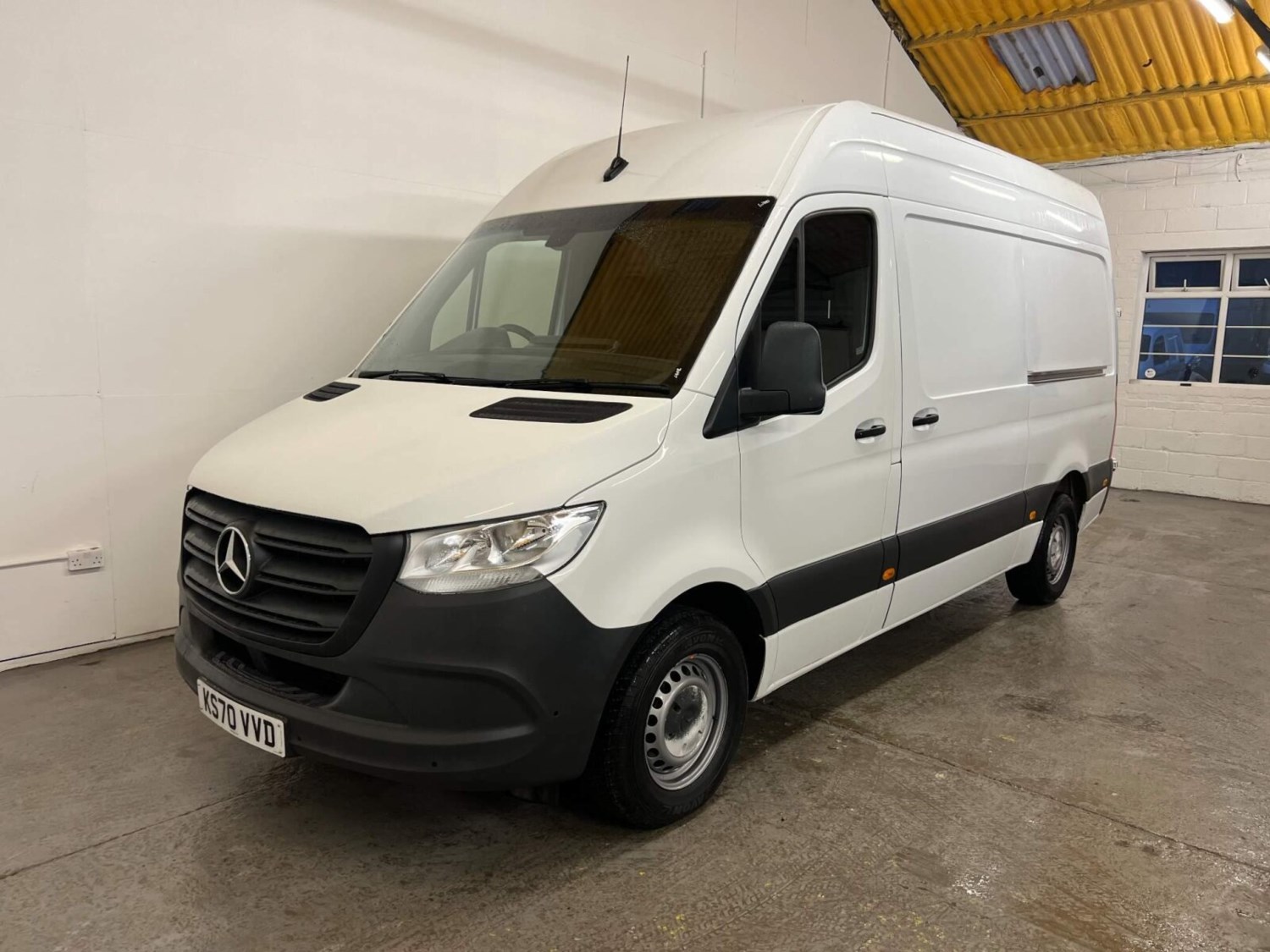 Mercedes-Benz Sprinter Listing Image