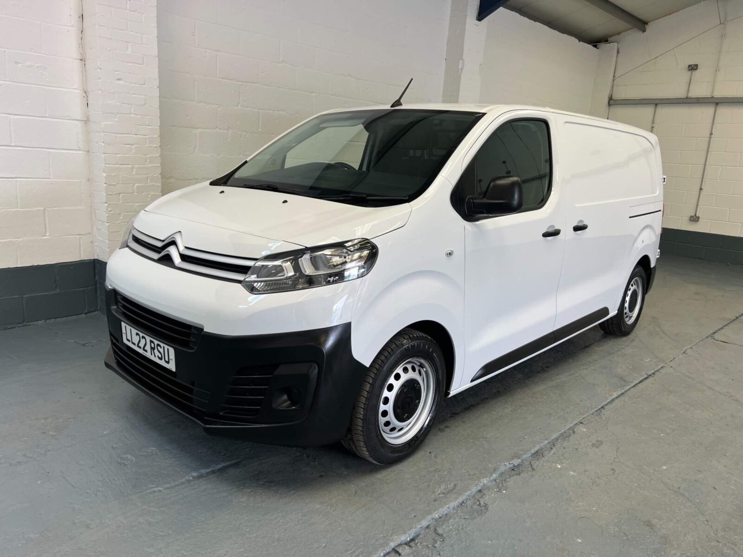 Citroen Dispatch Listing Image