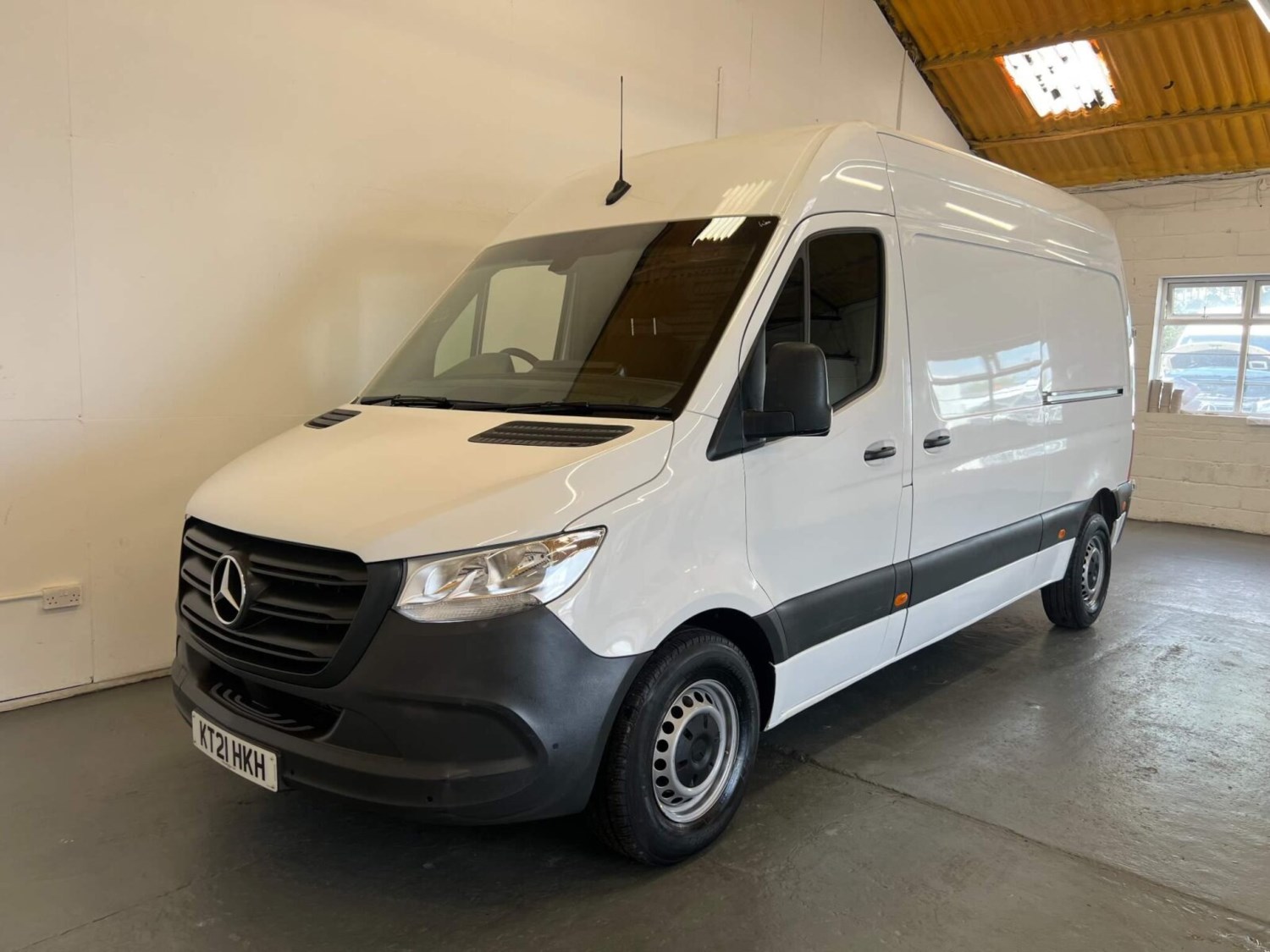 Mercedes-Benz Sprinter Listing Image