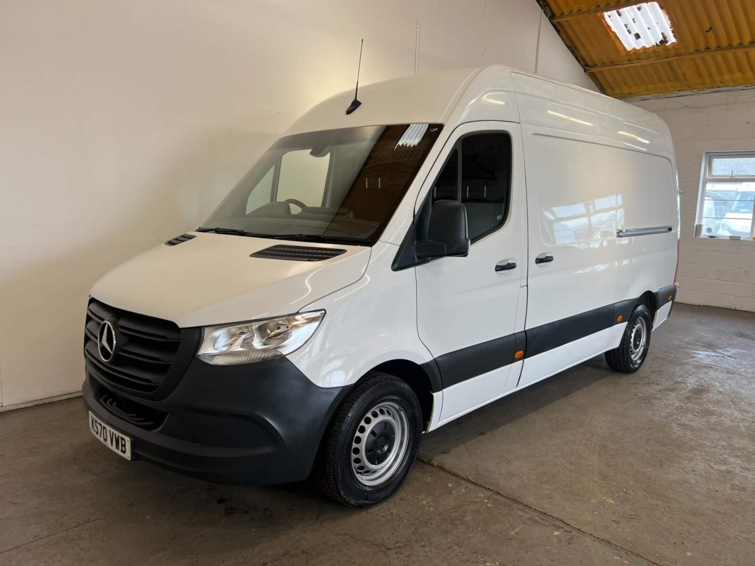 Mercedes-Benz Sprinter Listing Image