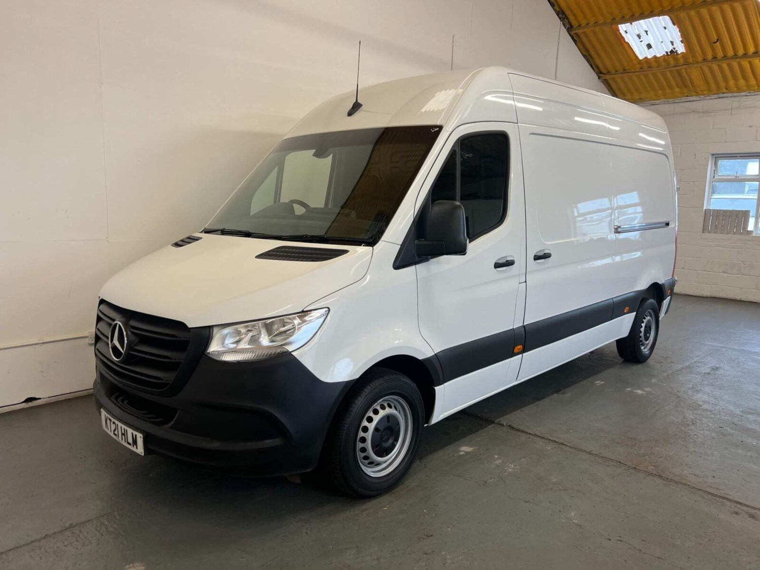 Mercedes-Benz Sprinter Listing Image