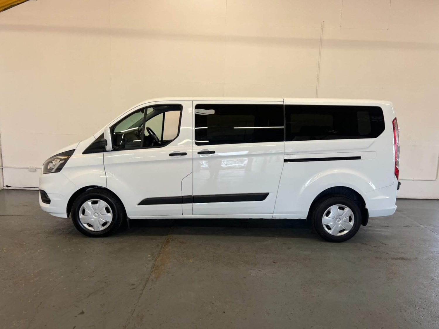 Ford Transit Custom Listing Image