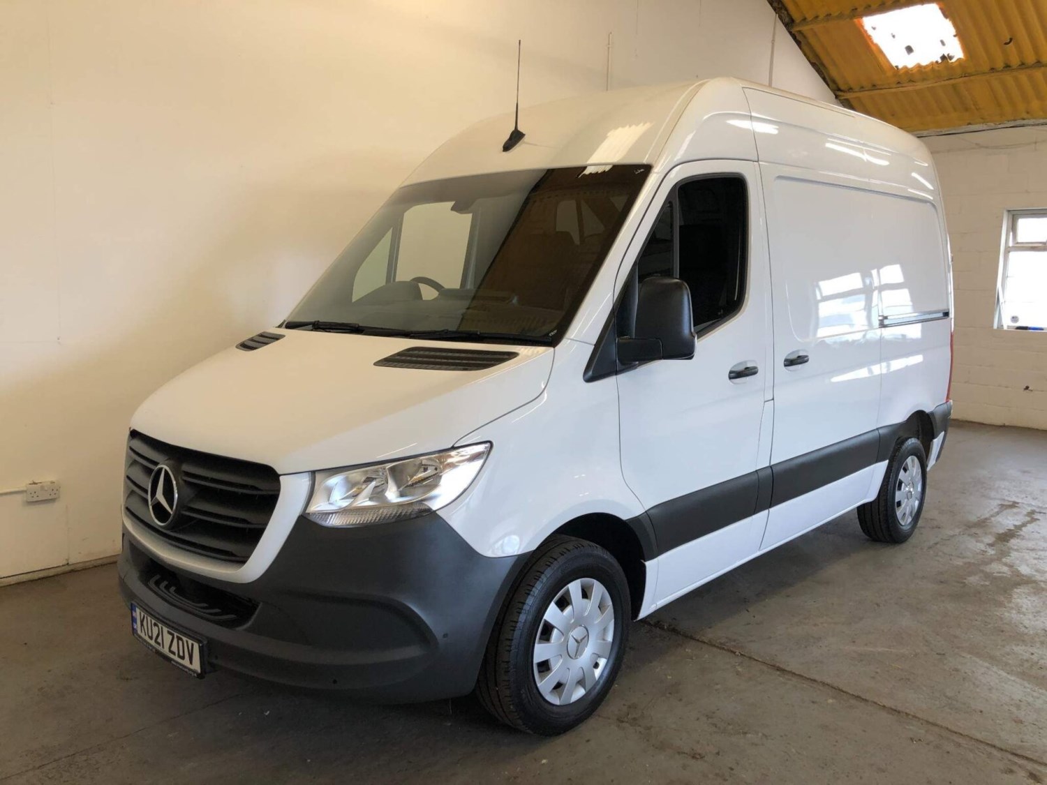 Mercedes-Benz Sprinter Listing Image