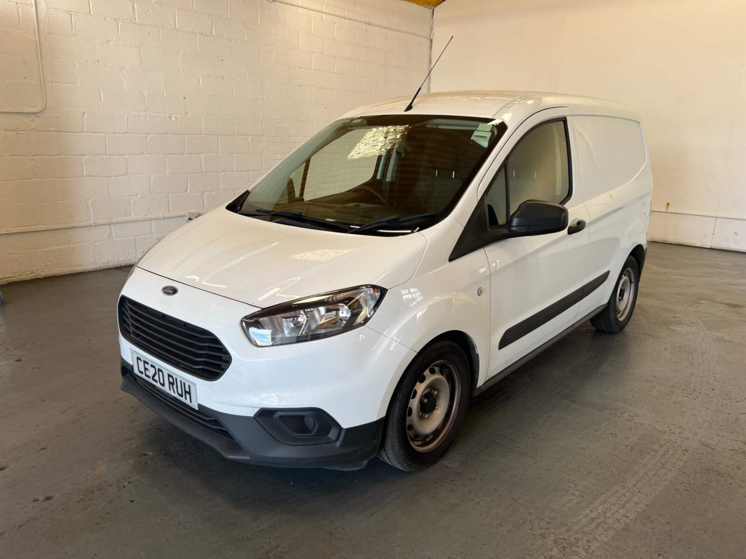 Ford Transit Courier Listing Image