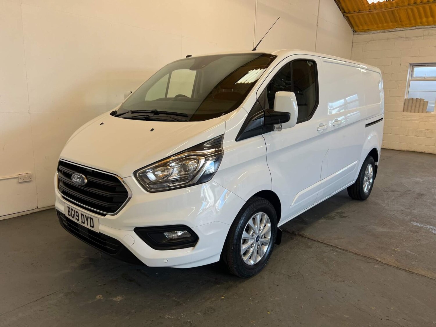 Ford Transit Custom Listing Image