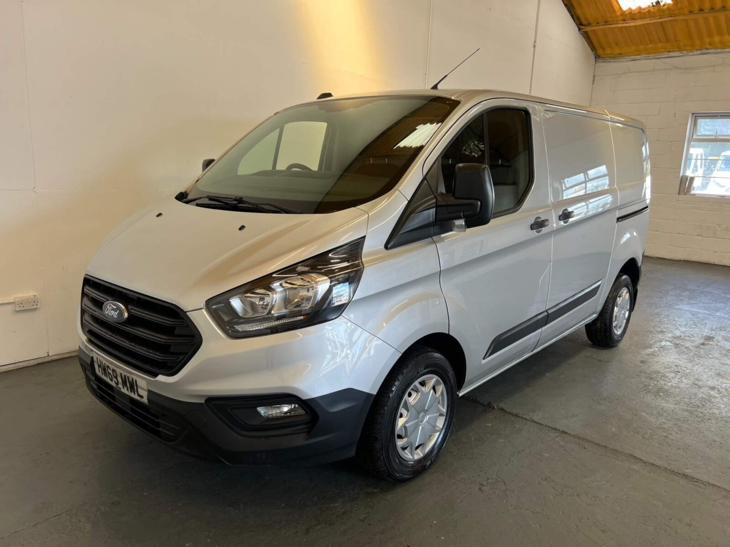 Ford Transit Custom Listing Image