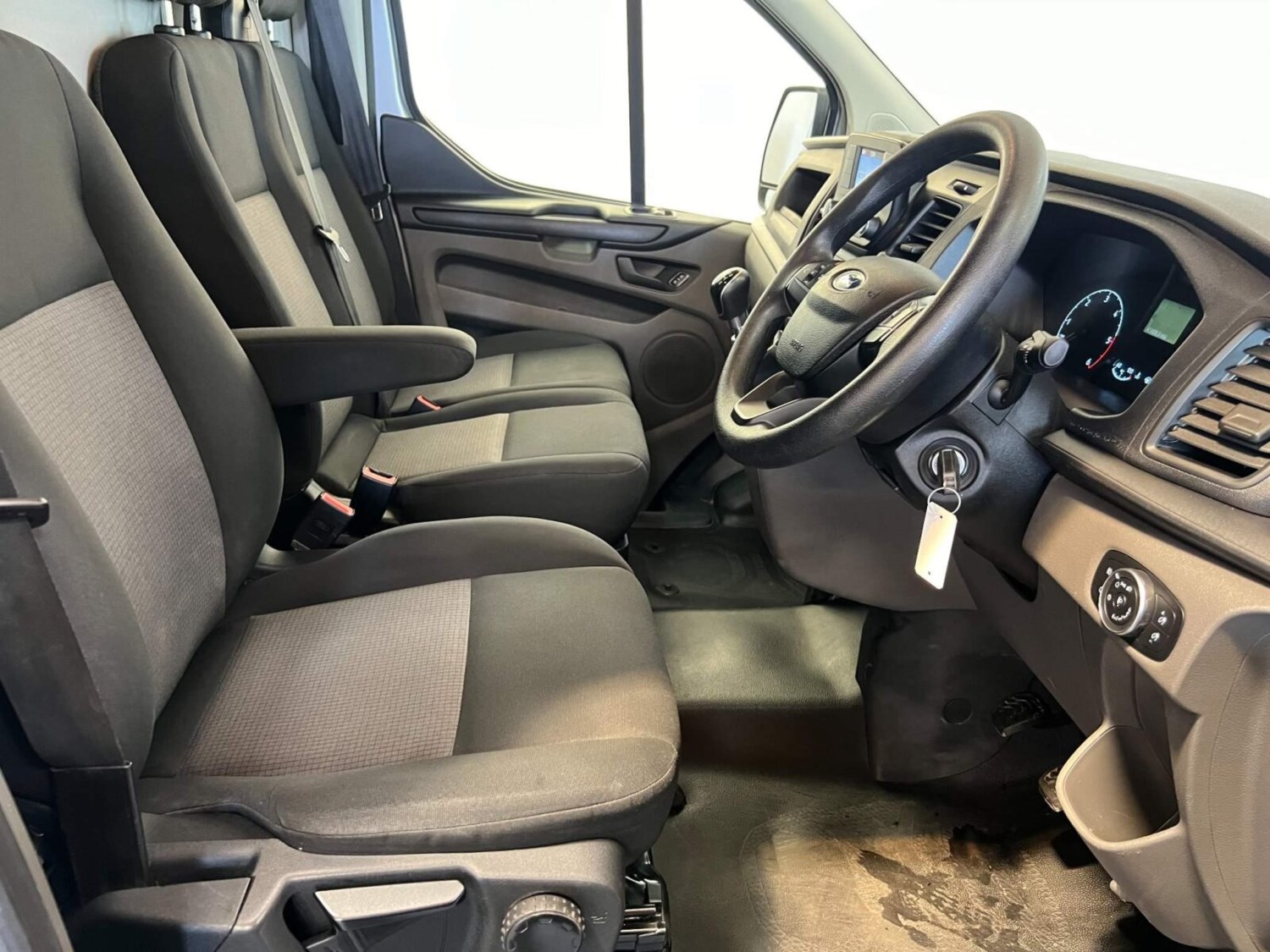 Ford Transit Custom Listing Image