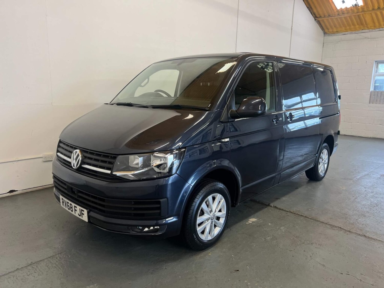 Volkswagen Transporter Listing Image